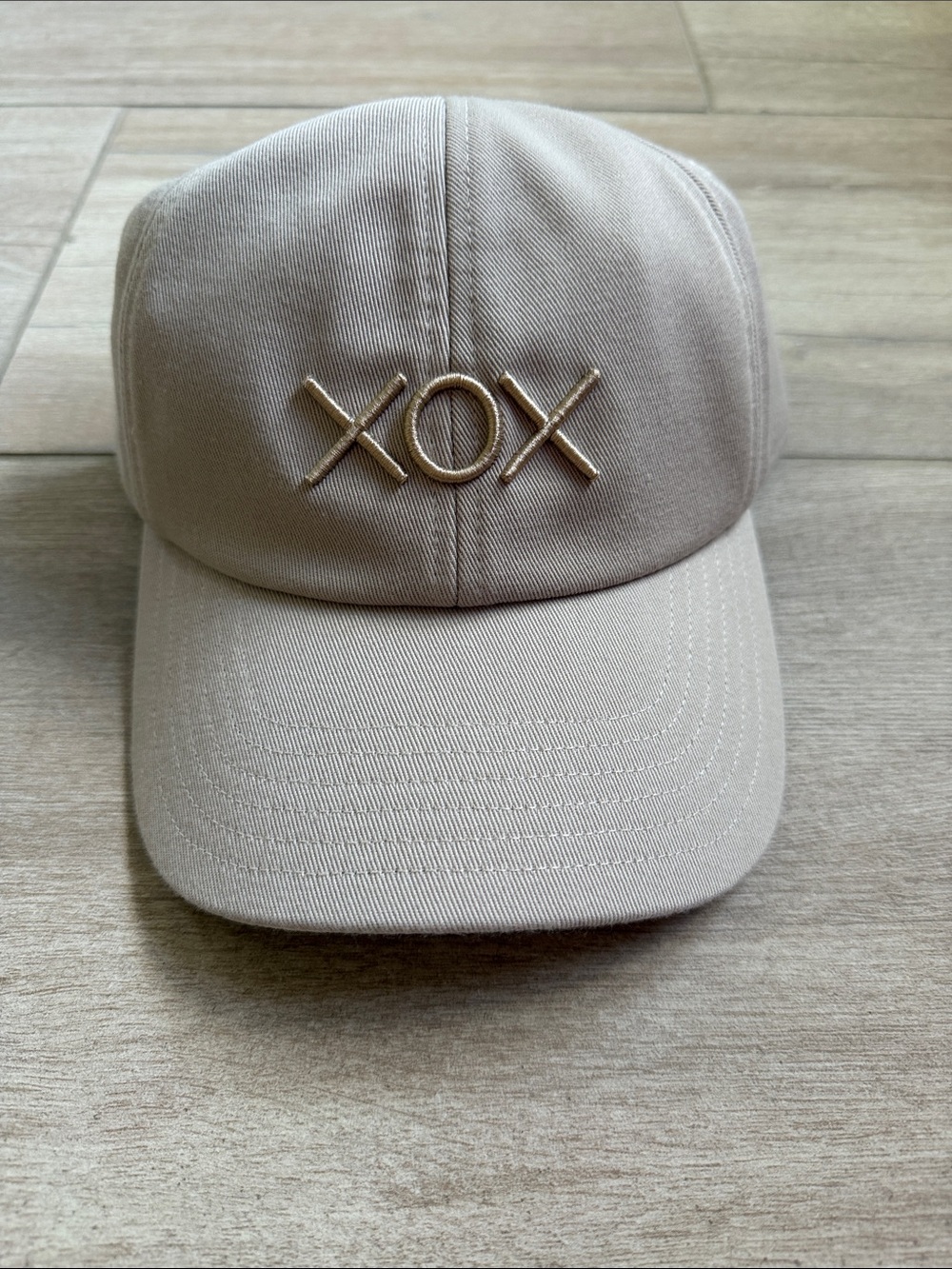 RHONE XOX Embroidered Baseball Cap in Beige